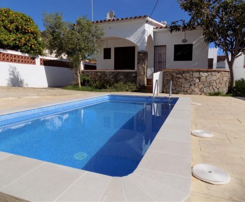 Casa planta baja y piscina en L’Escala