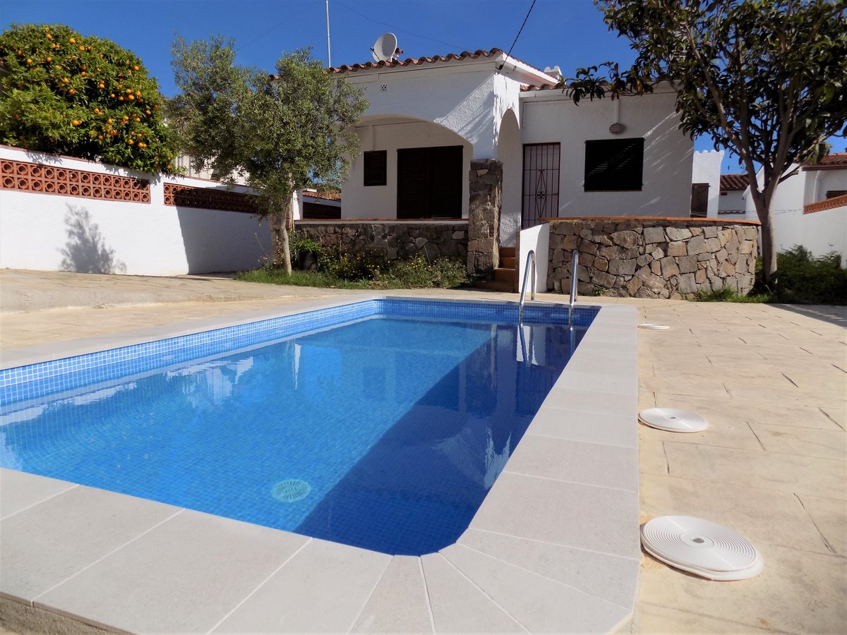 Ground floor house with swimming-pool in L’Escala
