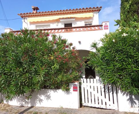 Maison à louer à L’Escala proche plage Riells