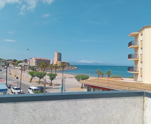 APARTAMENT REFORMAT A 50mts DE LA PLATJA AMB VISTA AL MAR I 50m2 DE TERRASSES