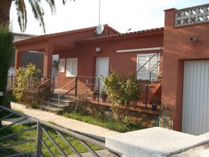 Casa per llogar a Riells L'Escala barri residencial.