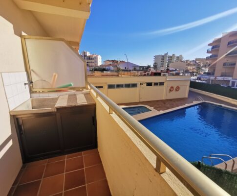 APARTAMENT AMB ASCENSOR I AMPLIA TERRASSA A 50 mts. DE LA PLATJA