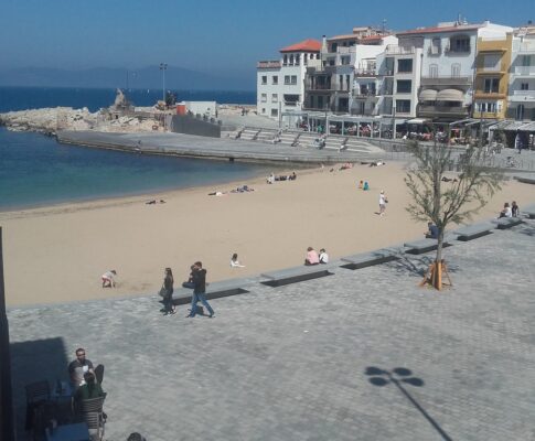 Fantastic apartment to rent L’Escala town center.